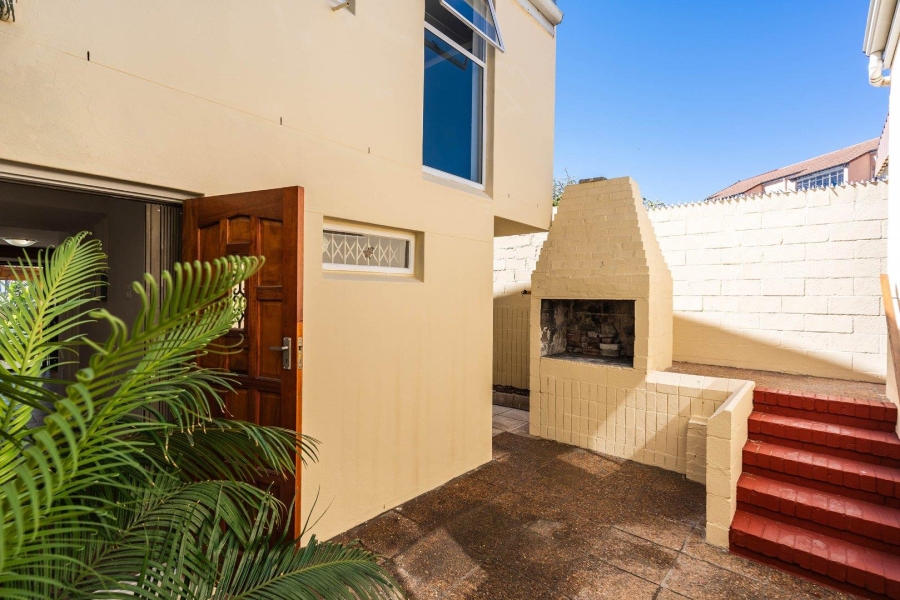 3 Bedroom Property for Sale in Zonnebloem Western Cape